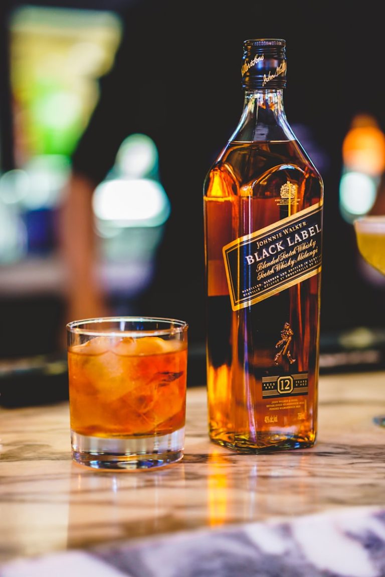 Rượu Whisky là gì: Phân biệt và cách sử dụng rượu Whisky cực chuẩn
